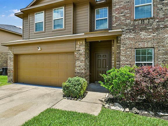 3rd image of 3102 Cambridge Meadows Ln