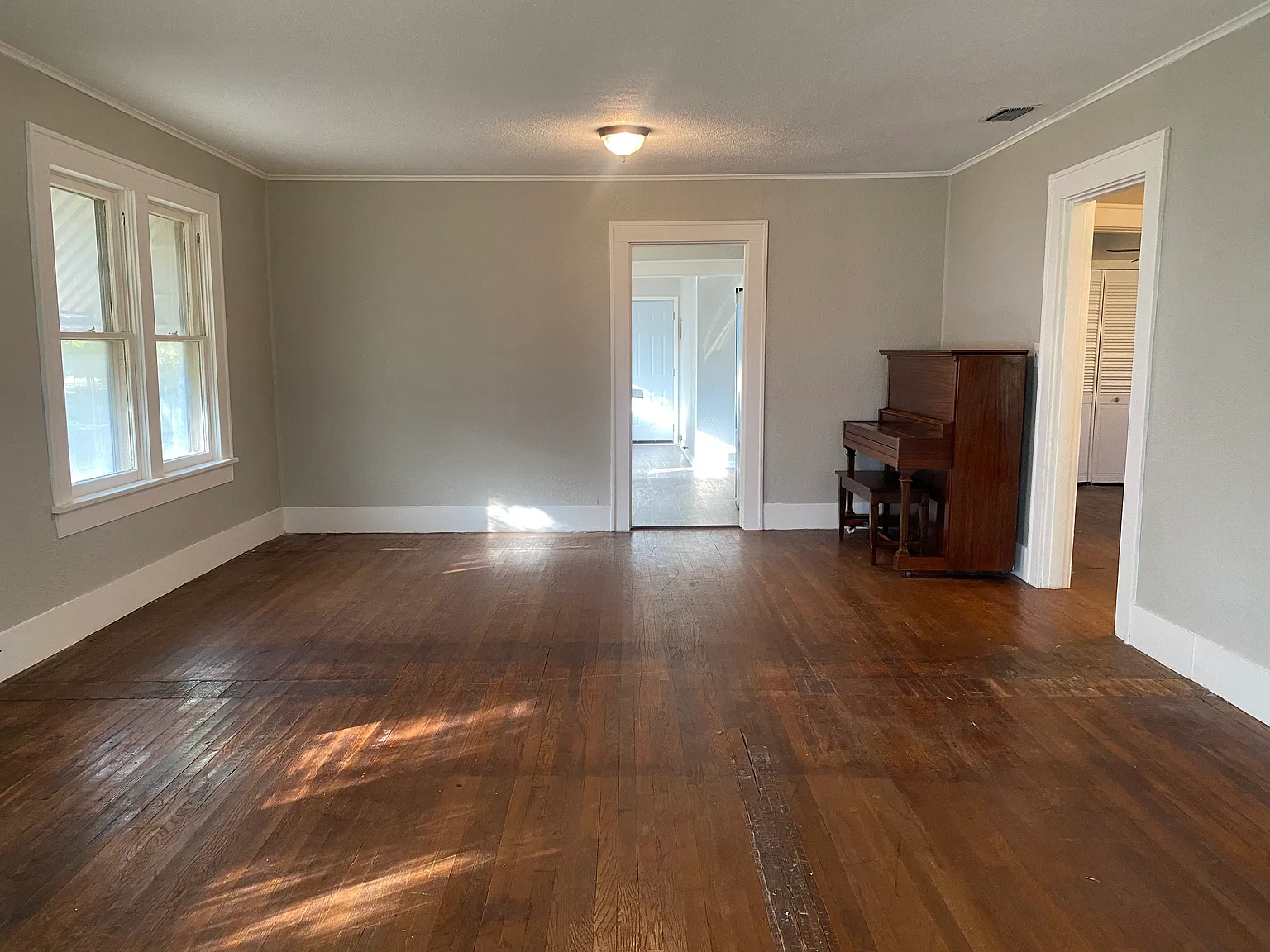 3 bed, 1328 sqft, $1,350 — Photo 4