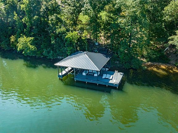 5th image of 14886 Edgewater Dr