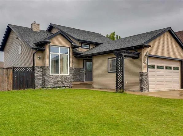114 S Jenner Cres, Red Deer, AB T4P 0E4
