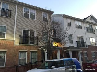 4 Greenwich Dr #605, Jersey City, NJ 07305