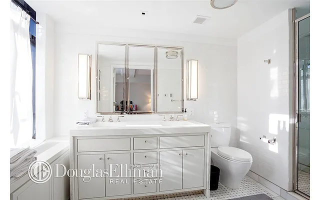 Rented by Douglas Elliman | media 23