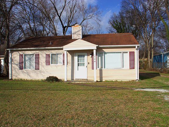 2nd image of 1709 Oakwood Ave NE
