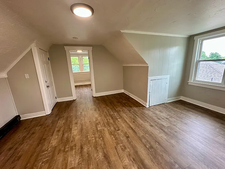 23152 Lake Shore Blvd #3 — Photo 2
