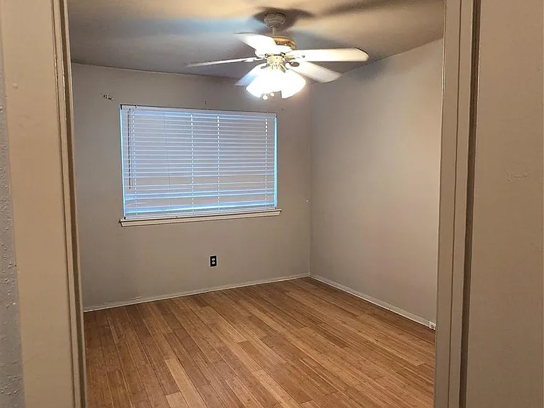 7913 Grove Ridge Dr — Photo 19