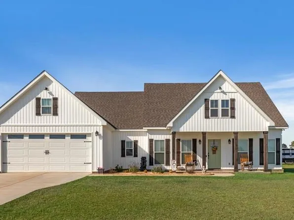 2399 County Road 13, Headland, AL 36345