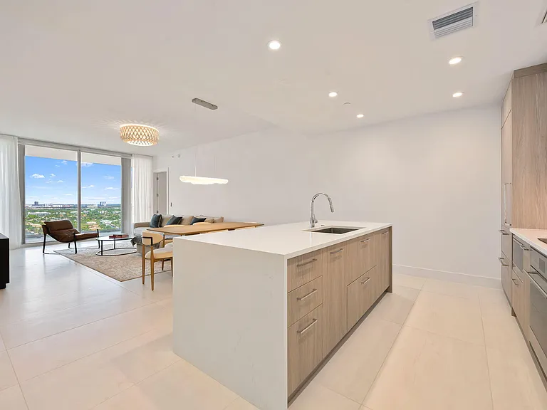 153 N Seabreeze Blvd #1903 — Photo 4