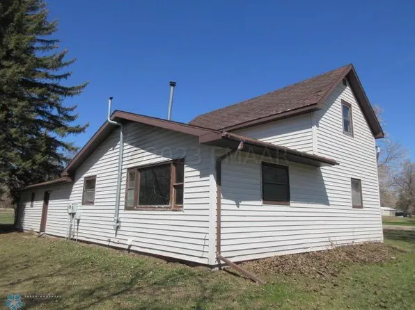 329 3rd St SE, Hope, ND 58046