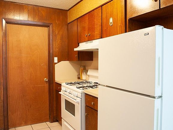 3rd image of 7303 Grand Canyon Dr #B