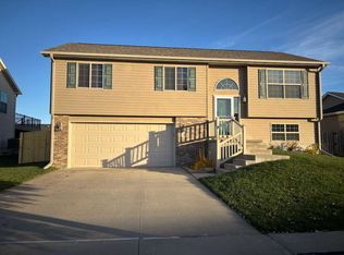 1636 NW 45th St, Lincoln, NE 68528