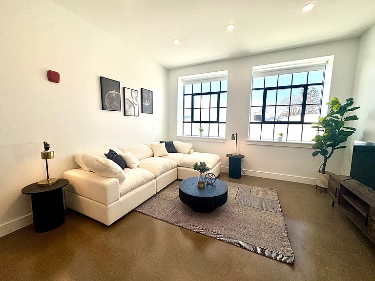 Rumery Lofts — Photo 9