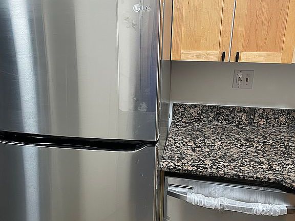 4th image of 1001 W Jefferson Ave #25-G