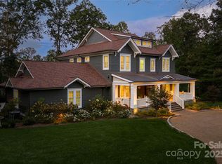 1 Cedar Chine Dr, Asheville, NC 28803