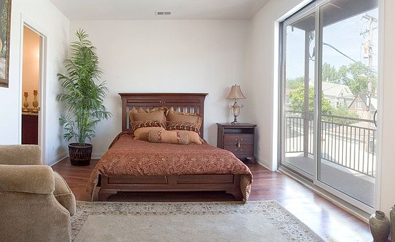 3rd image of 4143 N Western Ave #3