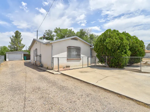 1215 Cerro Vista Rd SW, Albuquerque, NM 87105