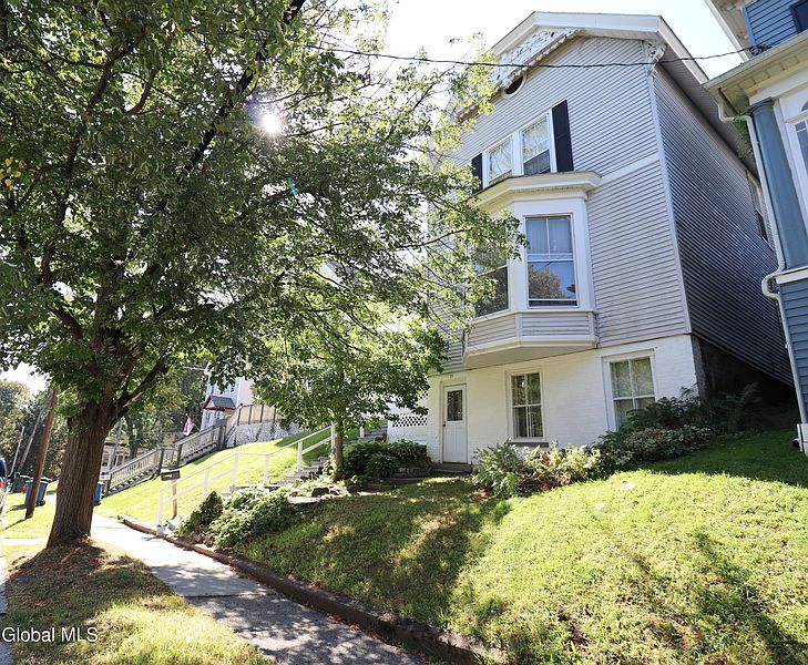 2nd image of 26 Younglove Avenue