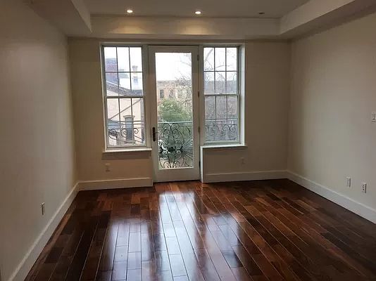 5th image of 196 Macon St APT 4E