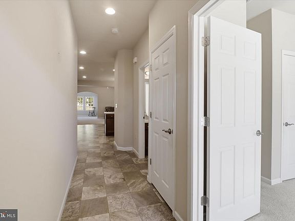4th image of 1237 Cantebury Dr