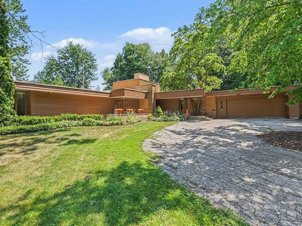 4440 Gladding Ct, Midland, MI 48640
