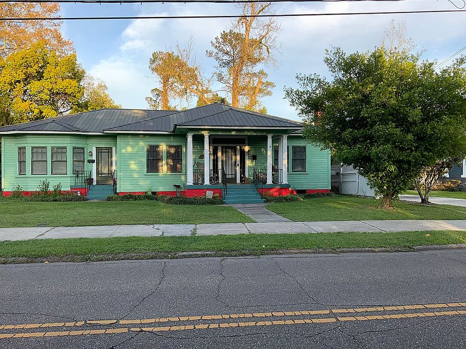 2nd image of 418 Belleville Ave
