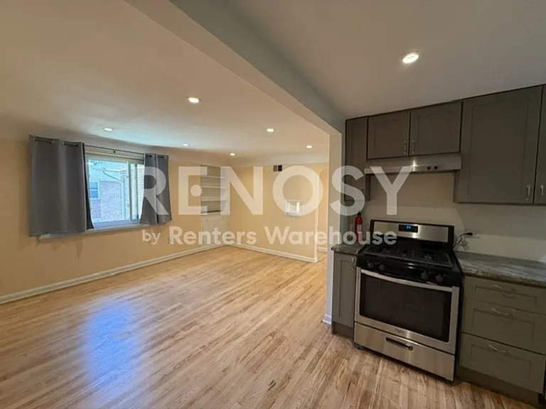 1535 Hudson St #3 — Photo 19