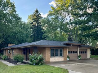 2434 W John Beers Rd, Stevensville, MI 49127