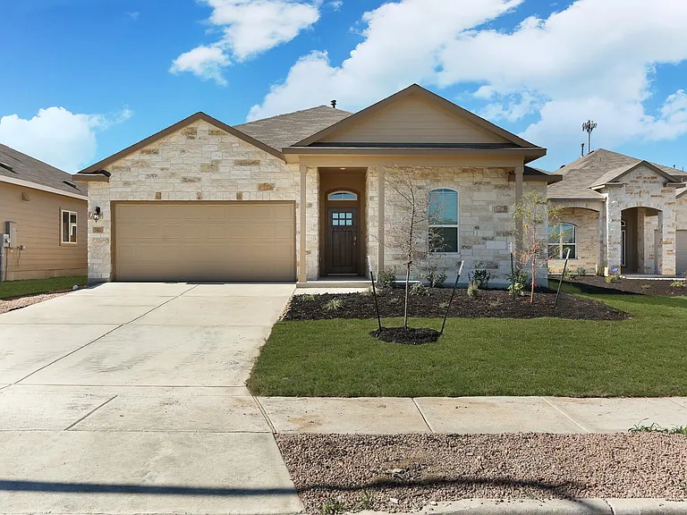 545 Blue Stem Rd — Photo 1