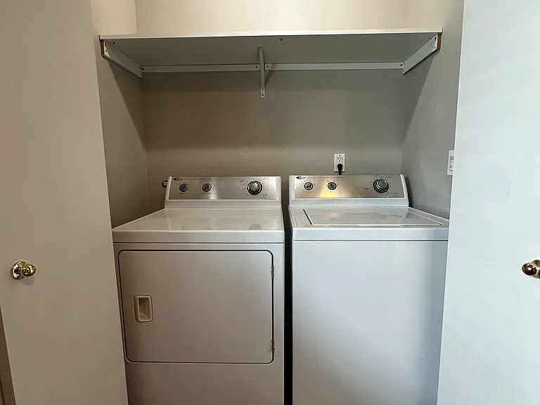 254 SW 7th St — Photo 9