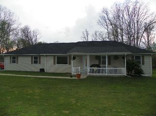 206 Joe Cooper Farm Rd, White Oak, WV 25989