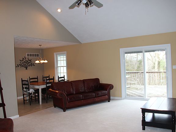 Lv Room/Breakfast Nook