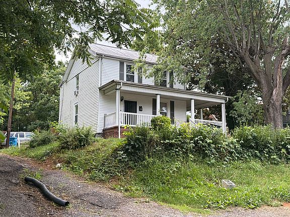 2nd image of 1011 Crescent St NW