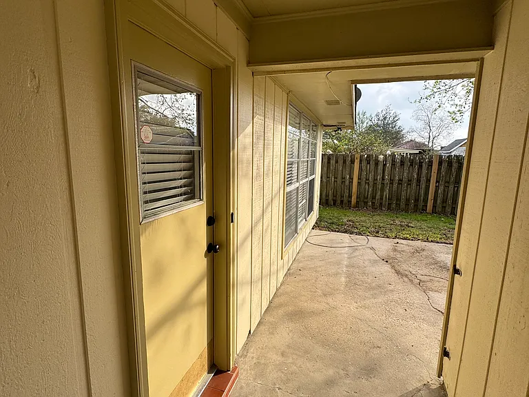 1413 Briarhurst Dr — Photo 42