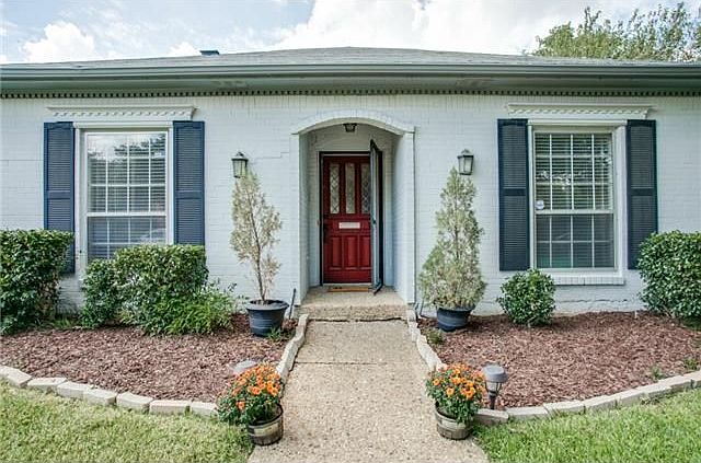 2nd image of 15911 Longvista Dr