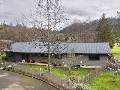 215 Kennaday Ln, Idleyld Park, OR, 97447