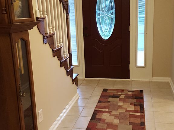 3rd image of 208 Avignon Way