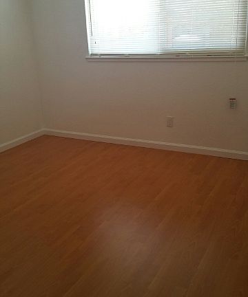4th image of 8313 Hayfield Cir