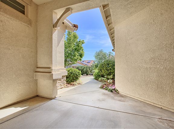 3rd image of 1596 Barn Valley Ln