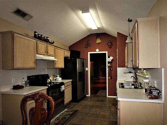 4th image of 819 Prairie Creek Dr