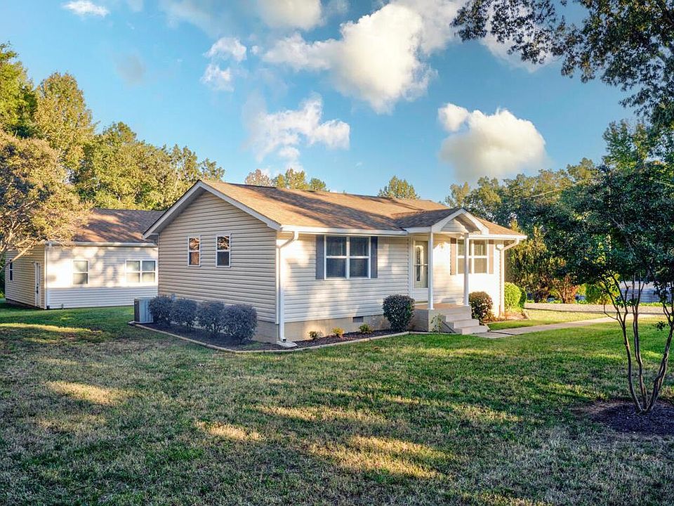 1st image of 450 Lakefront Dr
