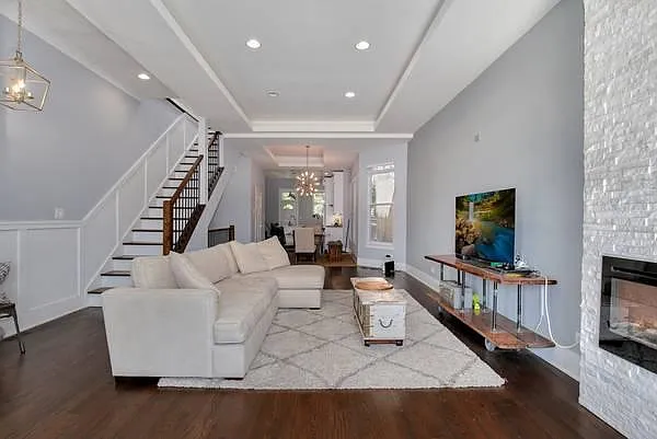 3804 S Indiana Ave — Photo 1