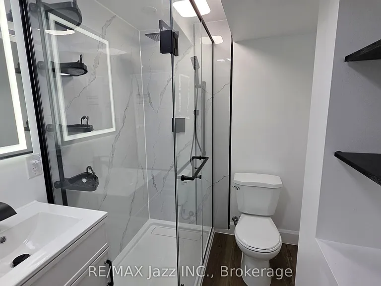 9 Maconnachie Pl #LOWER — Photo 14