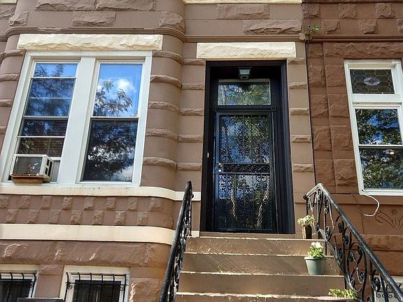 2nd image of 387 Bainbridge St #1