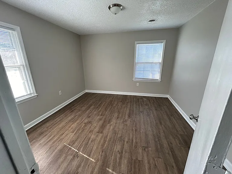 733 Marlee Dr — Photo 16