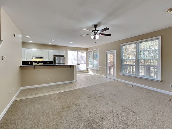 2nd image of 2255 Evergreen Ln