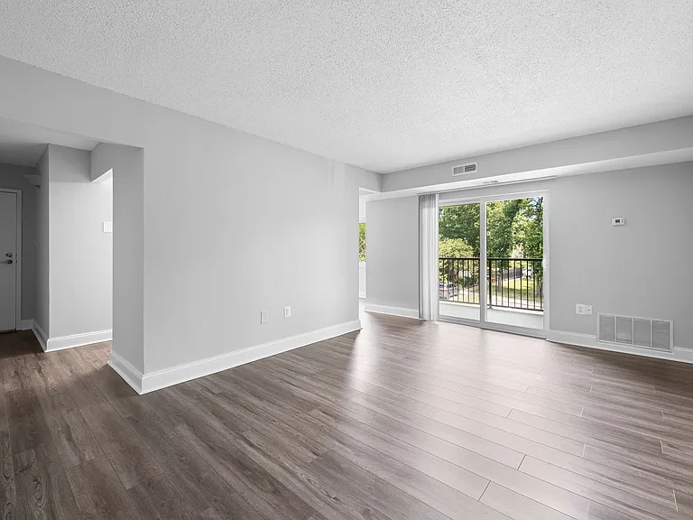Stuart Woods Apartments — Photo 39