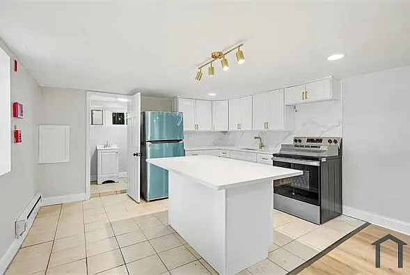 1873 E Tulpehocken St #L — Photo 1