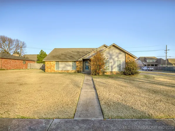 11275 S Douglas Ave, Jenks, OK 74037