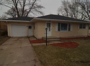 870 Knollcrest Dr, Marion, IA 52302
