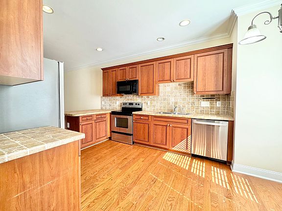 2nd image of 78 Nandina Dr
