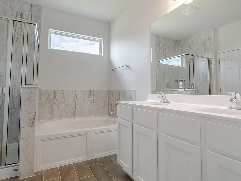 917 Falkland Trce — Photo 24